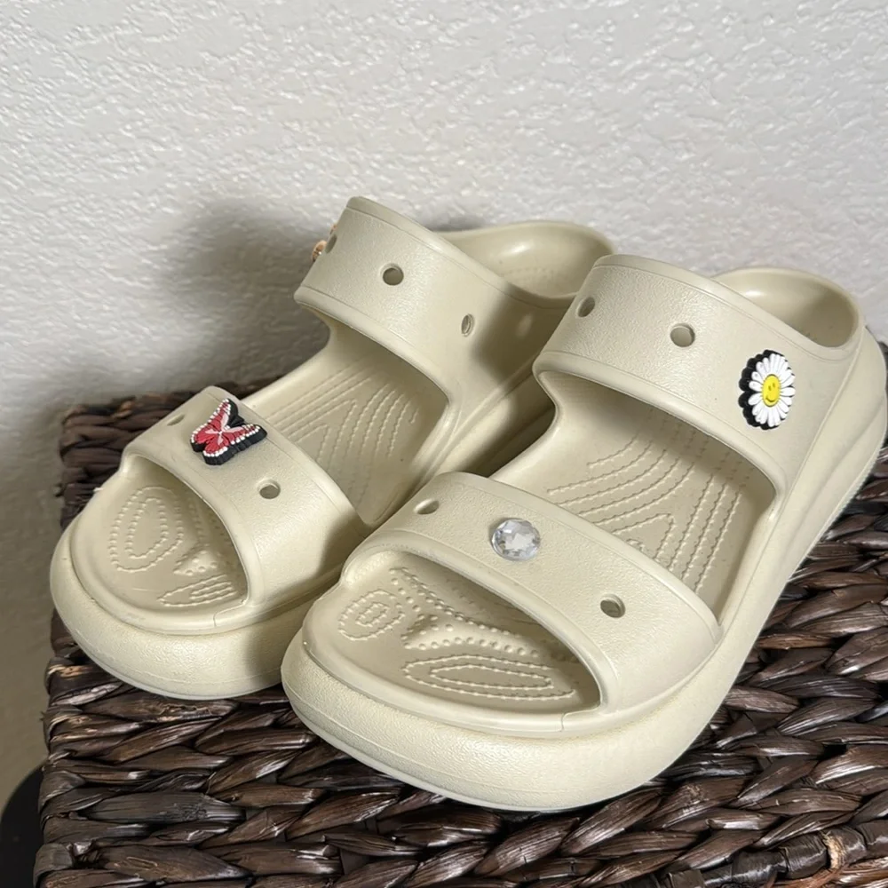 Crocs Women’s Size 10 Crush‎ Sandal Bone Color 2-Inch Heel Charms Included